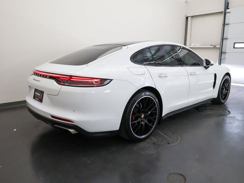 Used 2022 Porsche Panamera image 3