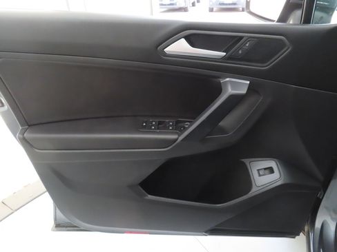 Used 2021 Volkswagen Tiguan SEL AWD/4WD image 10