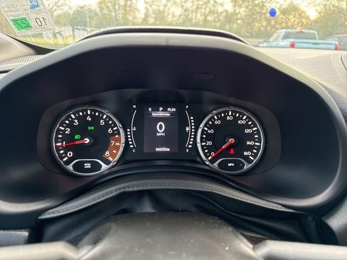 Used 2019 Jeep Renegade Latitude image 16