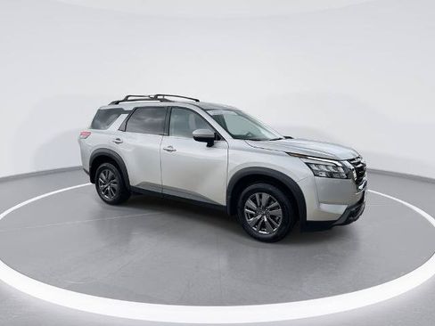 Certified 2024 Nissan Pathfinder SV AWD/4WD image 2