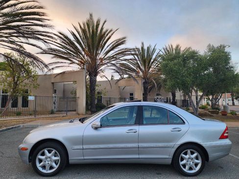 Used 2001 Mercedes-Benz C 320 Sedan image 5