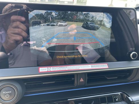 Used 2026 Toyota Prius FWD image 18