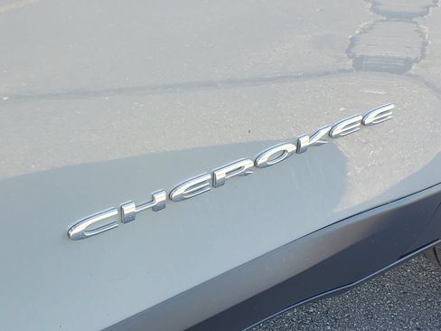 Used 2020 Jeep Cherokee Limited AWD/4WD image 31