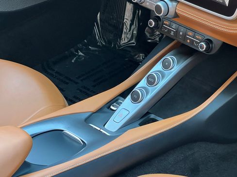Used 2019 Ferrari Portofino RWD image 30