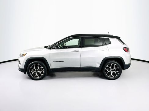 Used 2025 Jeep Compass Limited AWD/4WD image 4