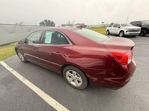 Used 2016 Chevrolet Malibu LT FWD image 2