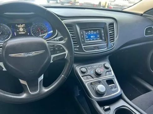 Used 2015 Chrysler 200 Limited w/ Convenience Group FWD image 11