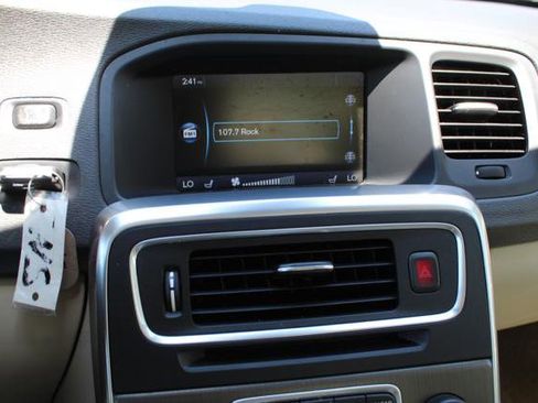 Used 2014 Volvo S60 T5 FWD image 19