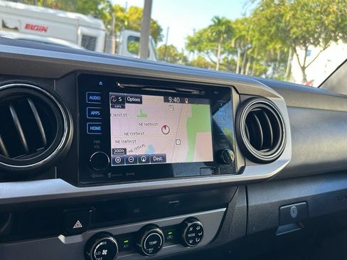 Used 2018 Toyota Tacoma SR5 RWD image 22