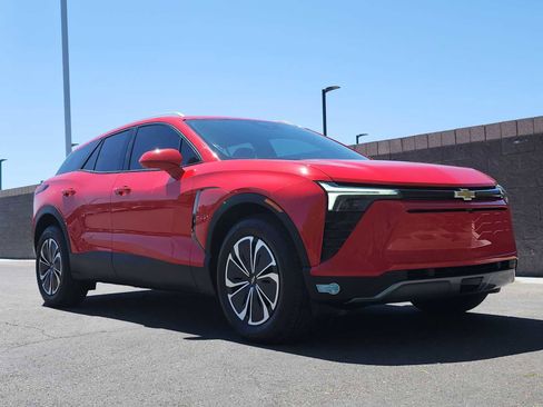 Used 2024 Chevrolet Blazer EV LT AWD/4WD image 3