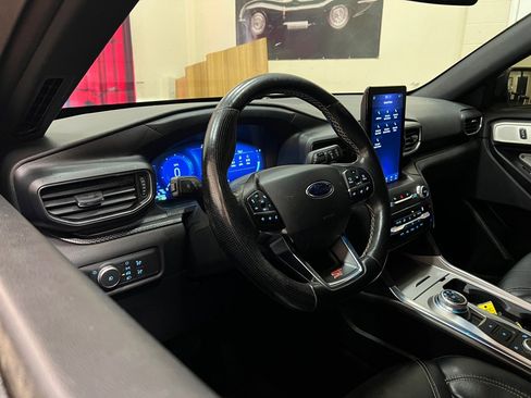 Used 2020 Ford Explorer ST w/ ST Street Pack image 13