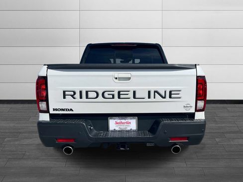 Used 2025 Honda Ridgeline Black Edition image 4