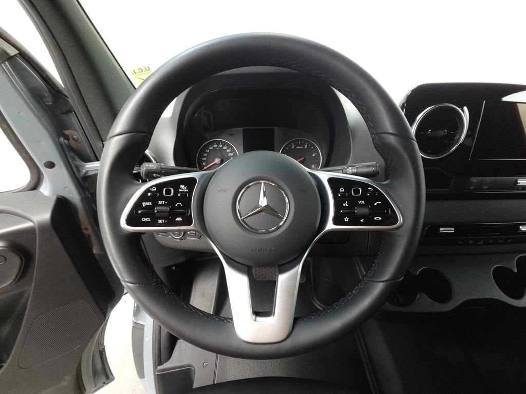 Used 2024 Mercedes-Benz Sprinter 2500 image 11