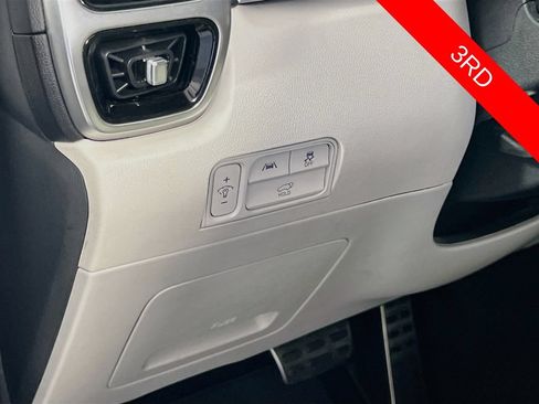Certified 2023 Kia Sorento SX Prestige w/ Panoramic Sunroof Package AWD/4WD image 11