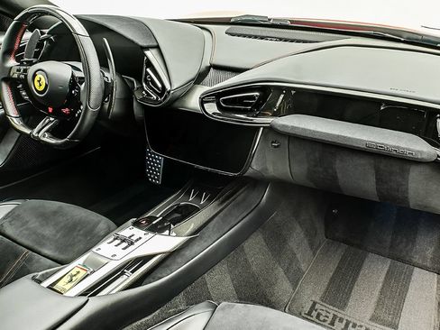 Certified 2025 Ferrari 12Cilindri RWD image 18