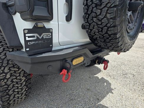 Used 2022 Jeep Wrangler Unlimited Rubicon w/ Xtreme Recon 35" Tire Package AWD/4WD image 16