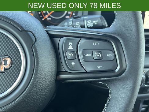 Used 2025 Jeep Wrangler Unlimited Rubicon image 10