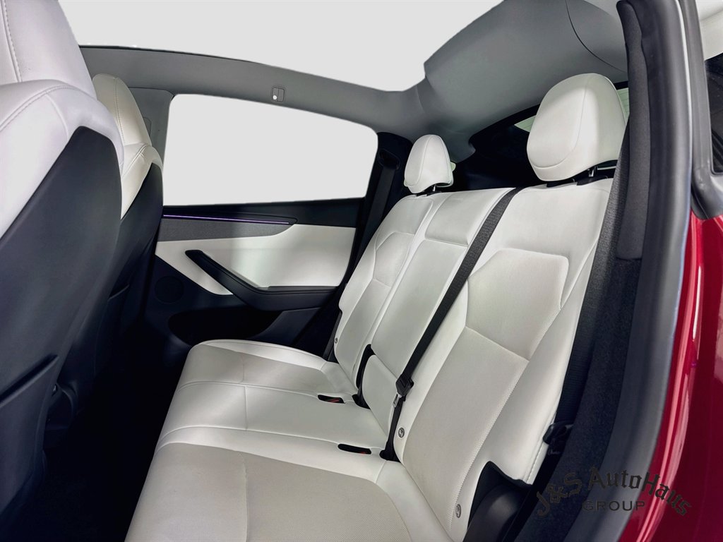 Used 2026 Tesla Model Y 2WD image 28