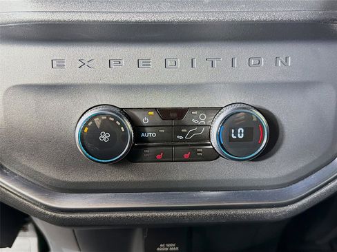 Used 2025 Ford Expedition Max Platinum w/ Stealth Performance Package AWD/4WD image 27