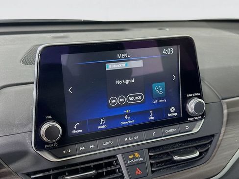 Used 2025 Nissan Altima 2.5 SV FWD image 25
