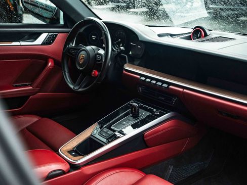 Used 2021 Porsche 911 Carrera S RWD image 18