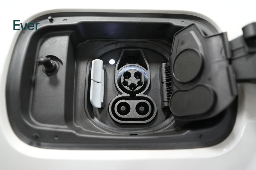 Used 2023 BMW i4 eDrive40 w/ M Sport Package RWD image 10