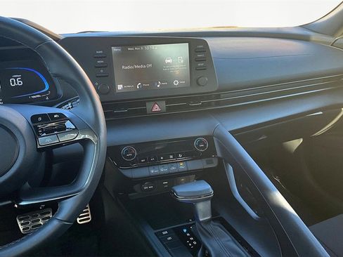 Certified 2025 Hyundai Elantra Sport image 6