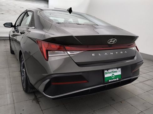 Used 2024 Hyundai Elantra SEL w/ Convenience Package FWD image 5