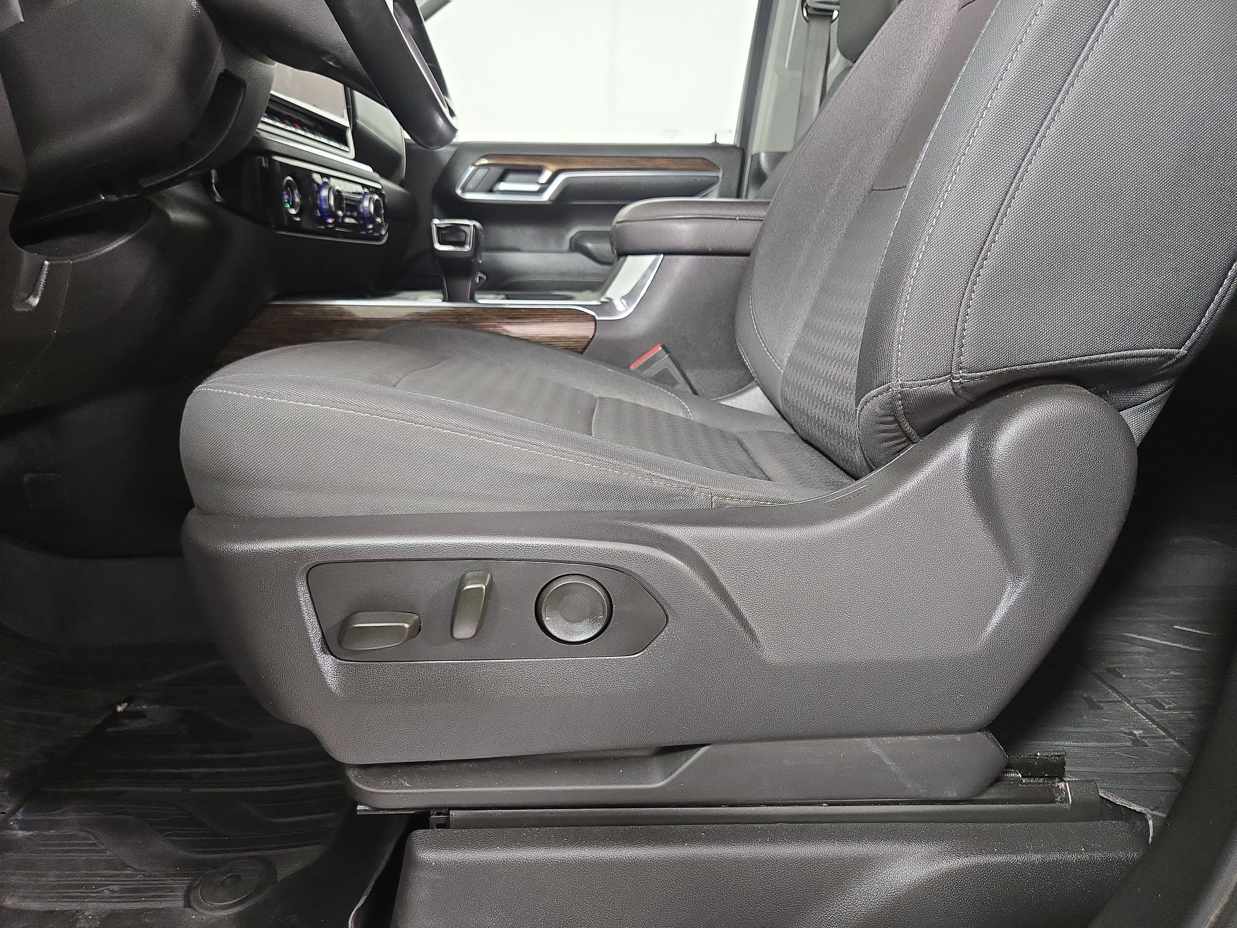 Certified 2024 GMC Sierra 1500 Elevation w/ LPO, Elevation Black Package AWD/4WD image 28