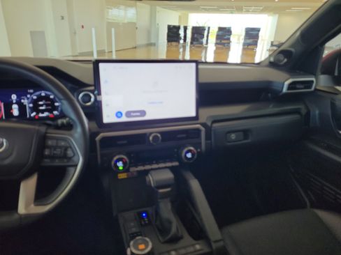 Used 2025 Toyota 4Runner Limited AWD/4WD image 20