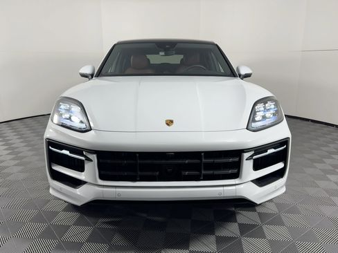 Certified 2026 Porsche Cayenne Coupe image 6