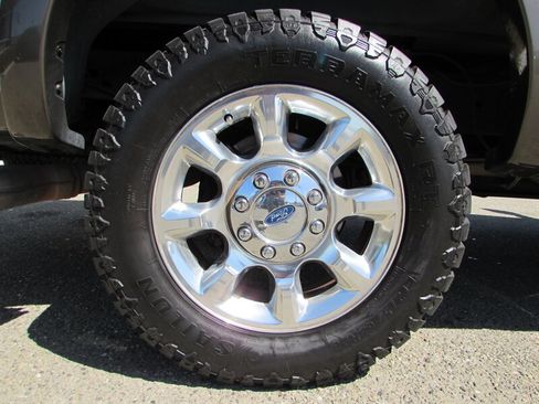 Used 2015 Ford F250 Lariat w/ Lariat Ultimate Package AWD/4WD image 33