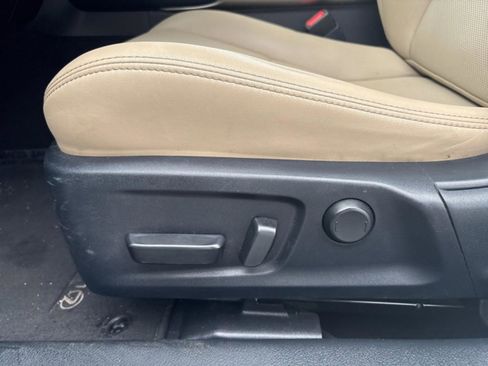 Used 2019 Lexus IS 300 image 31