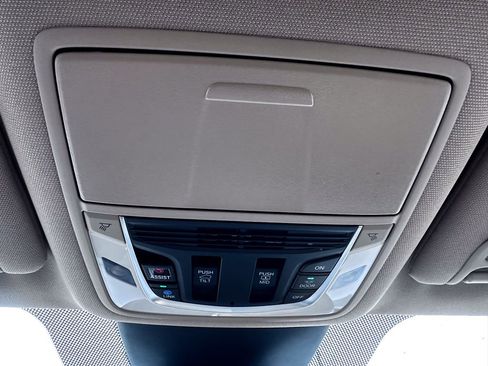 Used 2024 Acura MDX SH-AWD w/ Technology Package image 28