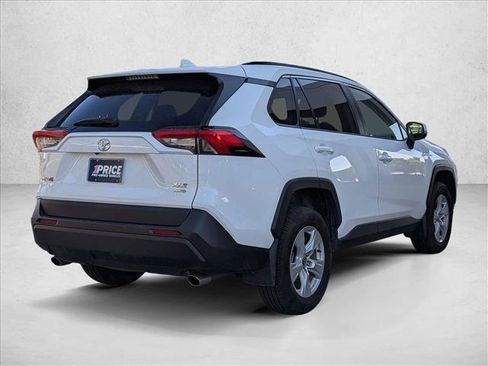 Used 2021 Toyota RAV4 XLE w/ Carpet Mat Package (TMS) AWD/4WD image 5
