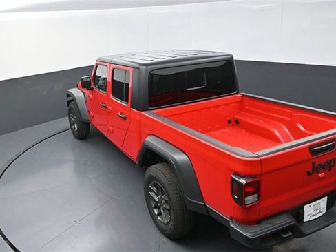 New 2025 Jeep Gladiator Sport image 13