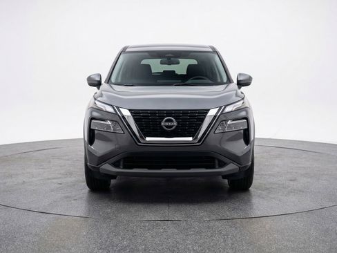 Used 2025 Nissan Rogue SV AWD/4WD image 2