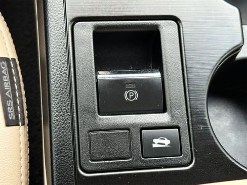 Used 2018 Subaru Legacy 3.6R Limited image 20