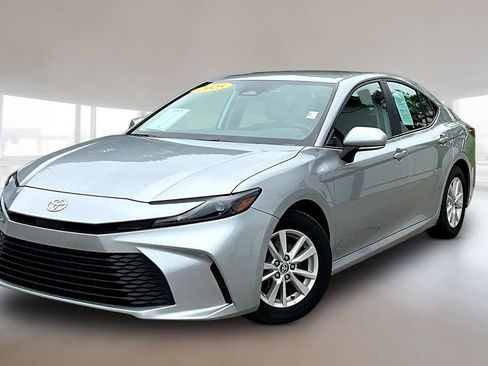 Used 2025 Toyota Camry LE FWD image 1