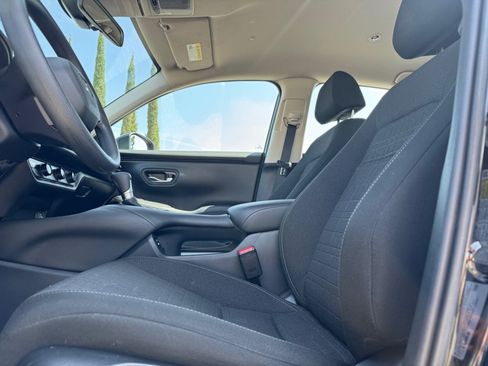Used 2025 Honda HR-V LX image 16