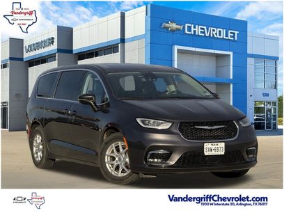 Used 2023 Chrysler Pacifica Touring-L