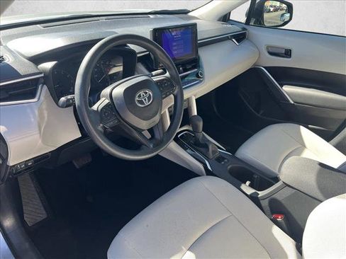 Used 2024 Toyota Corolla Cross L image 10