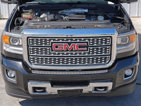 Used 2018 GMC Sierra 3500 Denali image 7