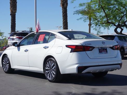 Certified 2025 Nissan Altima 2.5 SV FWD image 3
