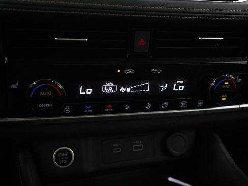 Used 2022 Nissan Rogue Platinum image 23