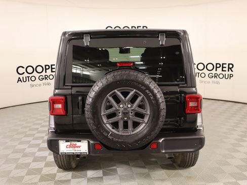 Used 2025 Jeep Wrangler Unlimited Sport AWD/4WD image 21