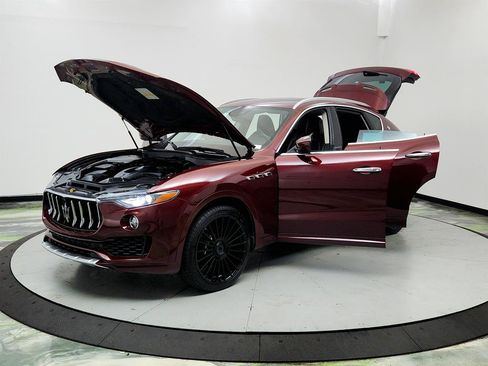 Used 2017 Maserati Levante S AWD/4WD image 9