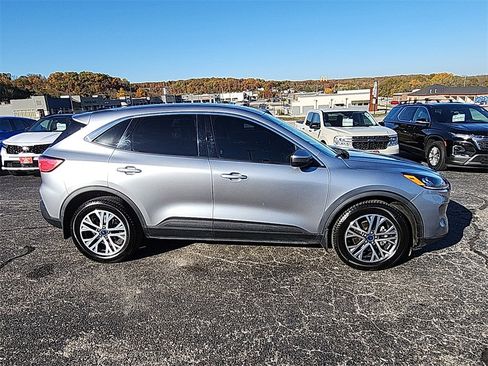 Used 2022 Ford Escape SEL image 9