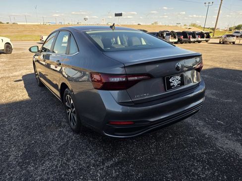 Used 2024 Volkswagen Jetta S image 5