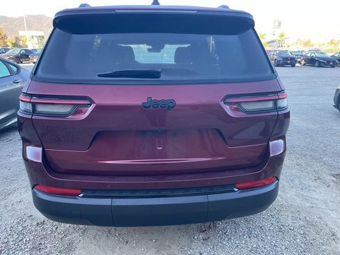 Used 2025 Jeep Grand Cherokee L Laredo RWD image 7